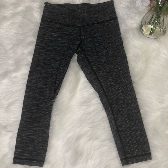 🍋 Lululemon Wunder Under Crop II Sz. 4 & Sz. 6 - Picture 4 of 7